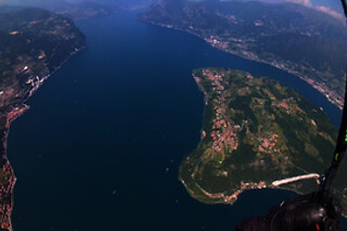 Un volo in parapendio biposto con Parapendio Tandem ad Adro in provincia di Brescia