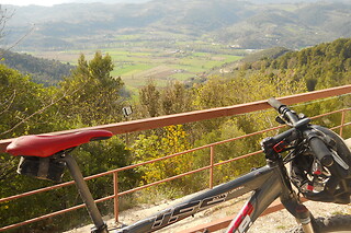 Tour in mountain bike per una persona con Umbria in Mountain Bike a Arrone in provincia di Terni