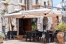 Al Piccolo Borgo Locanda Con Alloggio
