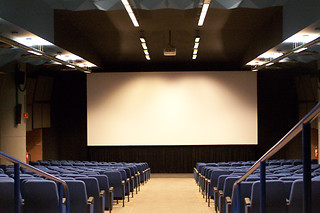 Ingresso al cinema con bibita e popcorn al Nuovo Cinema Nosadella a Bologna