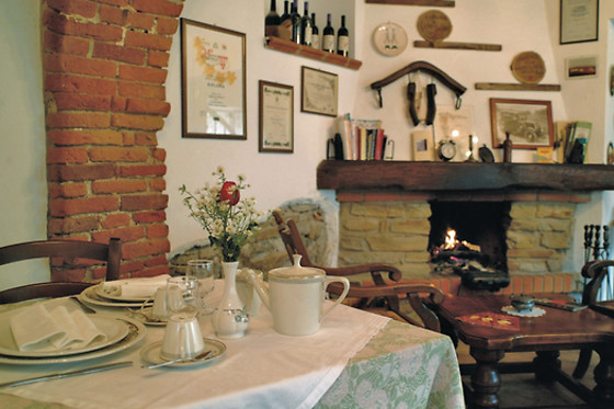 Laboratorio di cucina e degustazione di vini presso l'Agriturismo La Rossa in provincia di Alessandria