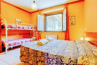 Soggiorno di una notte in famiglia presso Agriturismo La Mora in provincia di Perugia