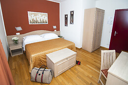 HOTEL LA COLONNA SIENA SRL