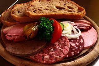 Soggiorno di due notti con ricche cene al Rifugio Pranolz in provincia di Belluno