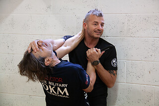 Lezione privata di autodifesa a Torino presso FDKM Police Combat System