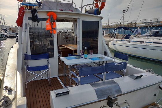 Soggiorno di 2 notti con colazione in una barca da Boat and Holiday a Fano