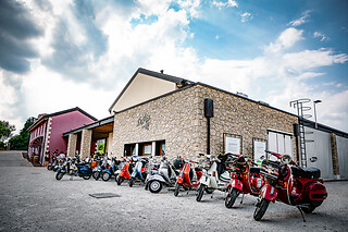 Visita alla cantina con degustazione di tre vini all'Azienda Agricola De Riz in provincia di Treviso