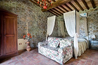 Soggiorno di due notti con gustose cene presso Borgo Campetroso in provincia di Grosseto