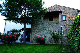 Soggiorno di due notti con cene tipiche all'Agriturismo ­La ­Ginestrella in provincia di Perugia