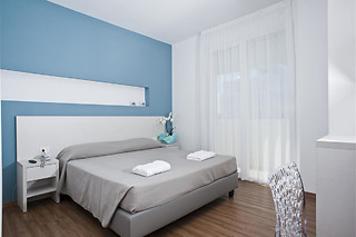Soggiorno di due notti con colazione per due all'Atlas Hotel a Gabicce Mare in provincia di Pesaro Urbino