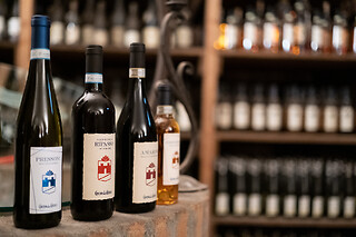 Visita alla cantina e degustazione di vini presso Cantina Castello in provincia di Verona