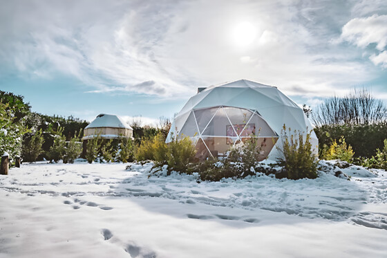 Soggiorno insolito di una notte in Bubble Room presso UnderDome Glamping in provincia di Viterbo