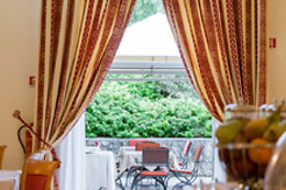 PHI Hotel Astoria