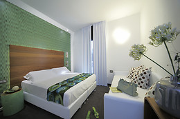 Q Hotel