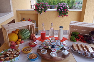 Soggiorno con colazione e cena al Minissale Farmhouse in provincia di Catania