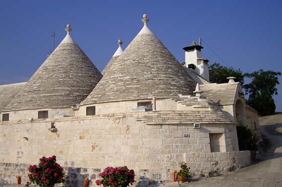 Soggiorno di una notte presso Trulli Convertini in provincia di Bari