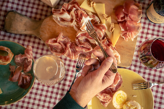 Visita ai vigneti e alle cantine con degustazione guidata di vini tipici presso Agricola Montenigo nel veronese