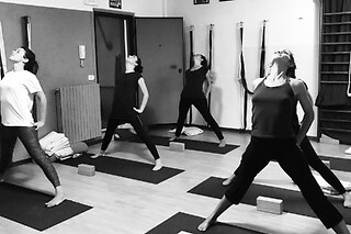 Lezione di Yoga collettiva presso LAMO Yoga a Parma