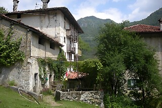 Accesso alla fattoria e degustazione per 2 persone alla Cascina Gervasoni in provincia di Bergamo