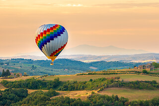 Volo in mongolfiera di un'ora nel Chianti e colazione tipica per due persone con Firenze Mongolfiere
