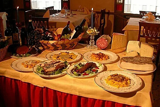 Soggiorno di 2 notti con 2 cene all'Hotel Ristorante Alpi in provincia di Vicenza