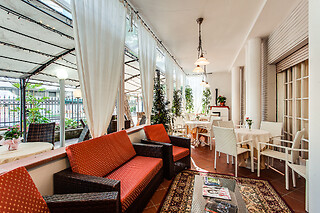 Soggiorno di 2 notti con 2 cene all'Hotel Villa Pina in provincia di Ravenna, a Milano Marittima
