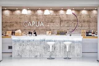 Visita alla cantina e ai vigneti con degustazione guidata di vini presso Capua Winery in provincia di Grosseto