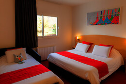 Kyriad Pont-l'Abbé***
