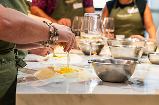 Corso di cucina con degustazione dei prodotti presso Enjoy Cooking a Roma
