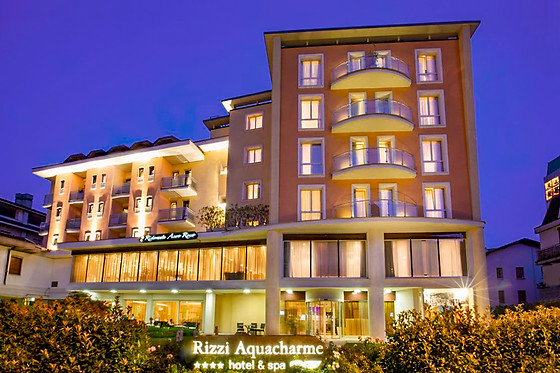 Soggiorno relax di una notte con colazione presso Rizzi Aquacharme Hotel & Spa a Boario Terme